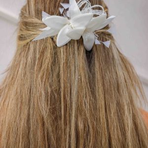 Gelin Saç Aksesuarı / Nikah Düğün Çiçekli Otrişli Beyaz Saç Aksesuarı - Görsel 3