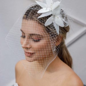 Gelin Saç Aksesuarı Nikah Düğün Tüllü Çiçekli İncili Saç Aksesuarı - Görsel 4