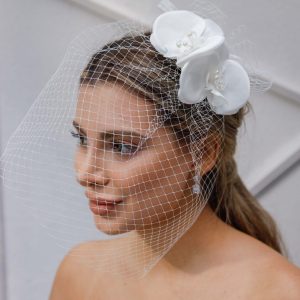 Gelin Saç Aksesuarı / Nikah Düğün Tüllü Çiçekli Beyaz Saç Aksesuarı - Görsel 1