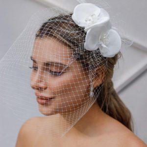 Gelin Saç Aksesuarı / Nikah Düğün Tüllü Çiçekli Beyaz Saç Aksesuarı - Görsel 4